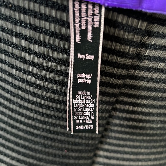 VS very sexy bombshell added 2 cups - Picture 5 of 6